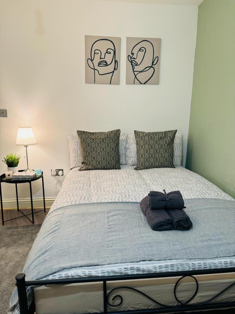 Willesden J Guest Home 4 ลอนดอน ภายนอก รูปภาพ
