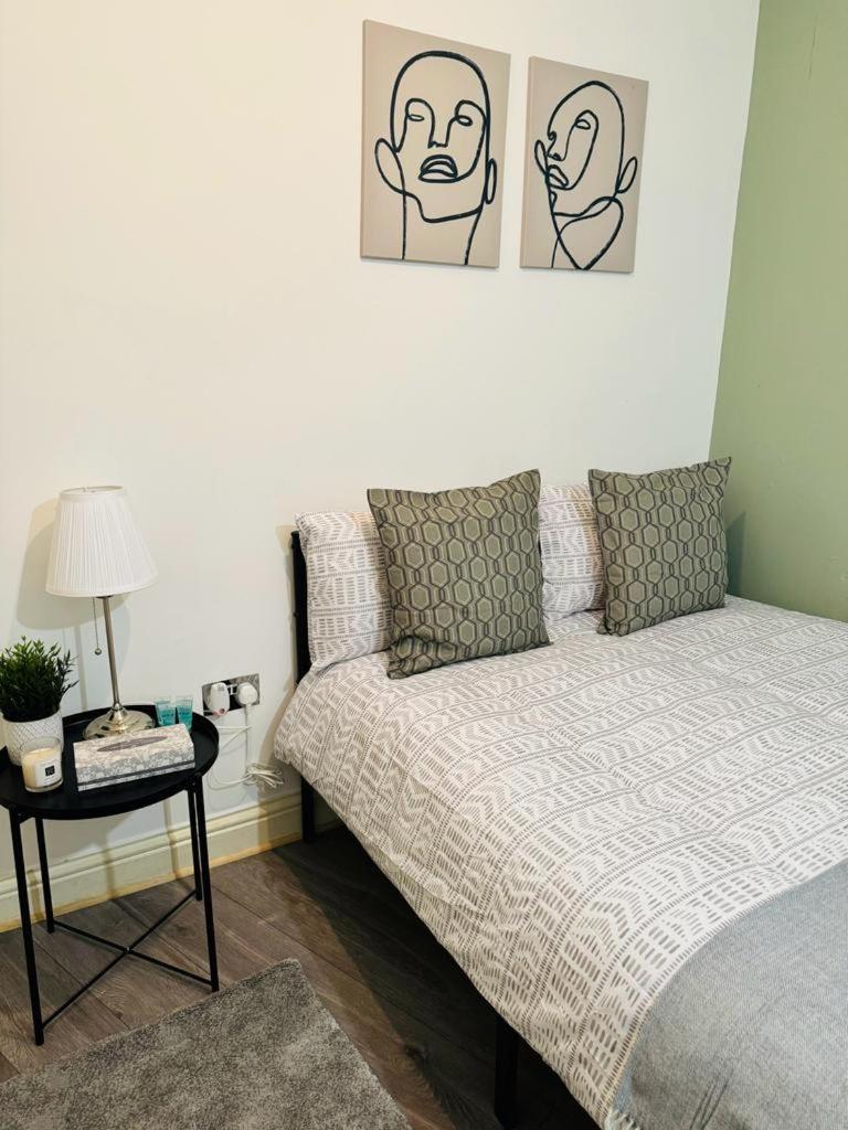 Willesden J Guest Home 4 ลอนดอน ภายนอก รูปภาพ