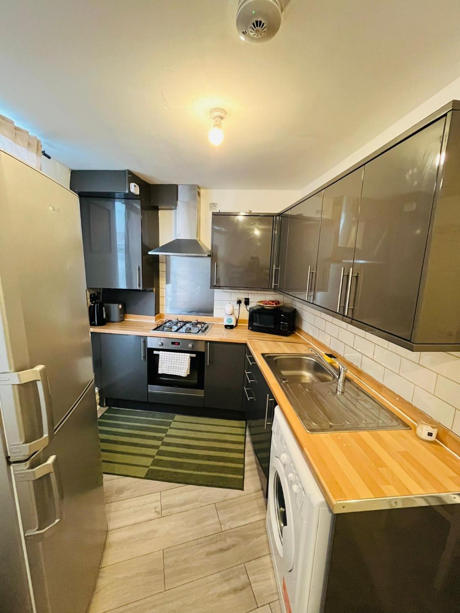 Willesden J Guest Home 4 ลอนดอน ภายนอก รูปภาพ