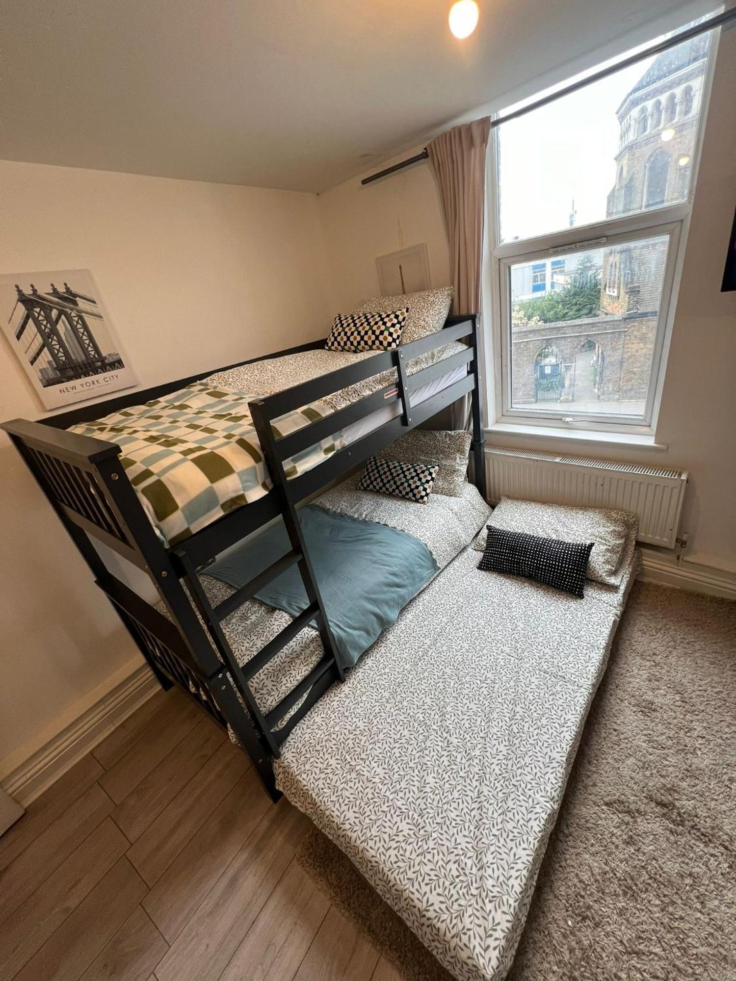 Willesden J Guest Home 4 ลอนดอน ภายนอก รูปภาพ