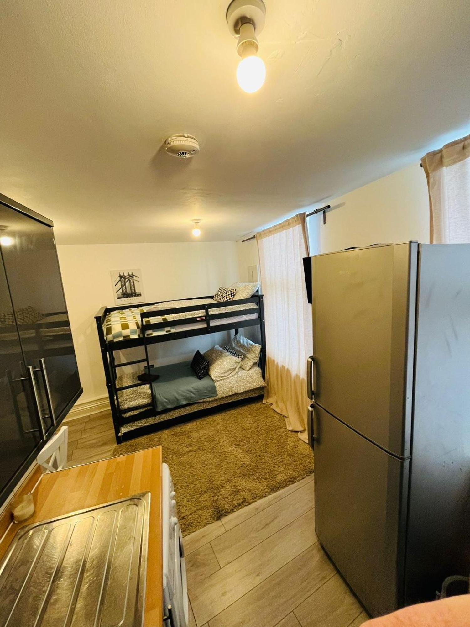 Willesden J Guest Home 4 ลอนดอน ห้อง รูปภาพ